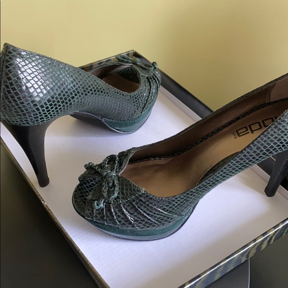 Moda Spana pumps.